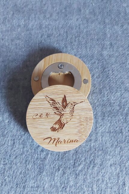 Abridor de madera con imán COLIBRÍ
