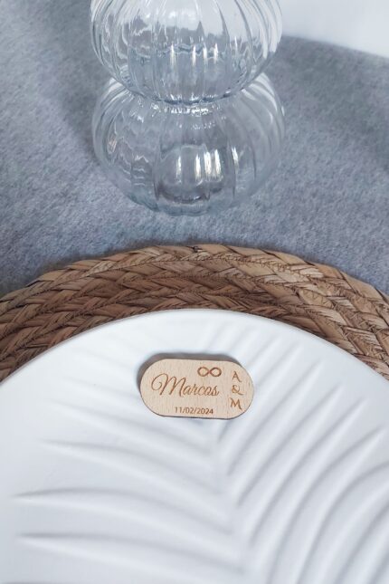Marcasitios de madera con imán OVAL VERTIK